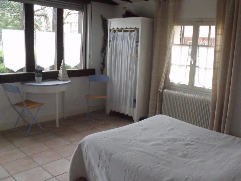 Bed and Breakfast Althaea La Ferté-Saint-Cyr Pokój zdjęcie